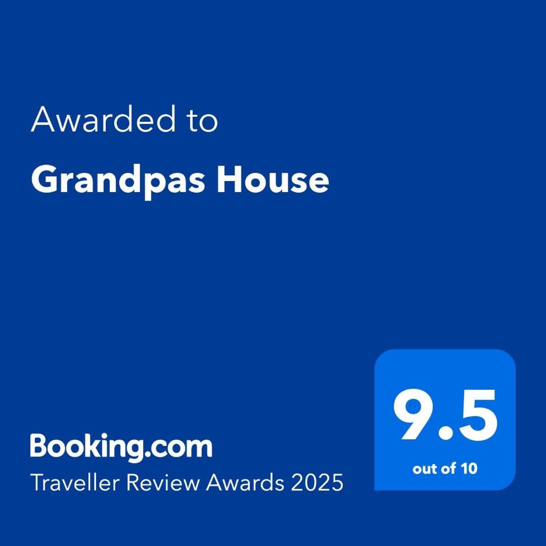 מלון Gjirokastër Grandpas House מראה חיצוני תמונה